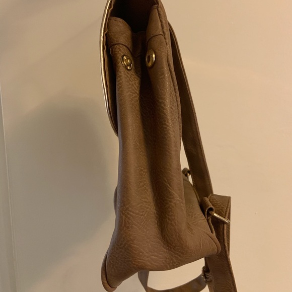 Icing Stylish Backpack - Picture 3 of 6